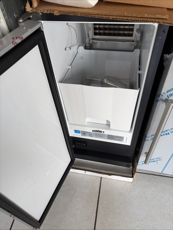 Summit Icemaker Panel Ready gallery