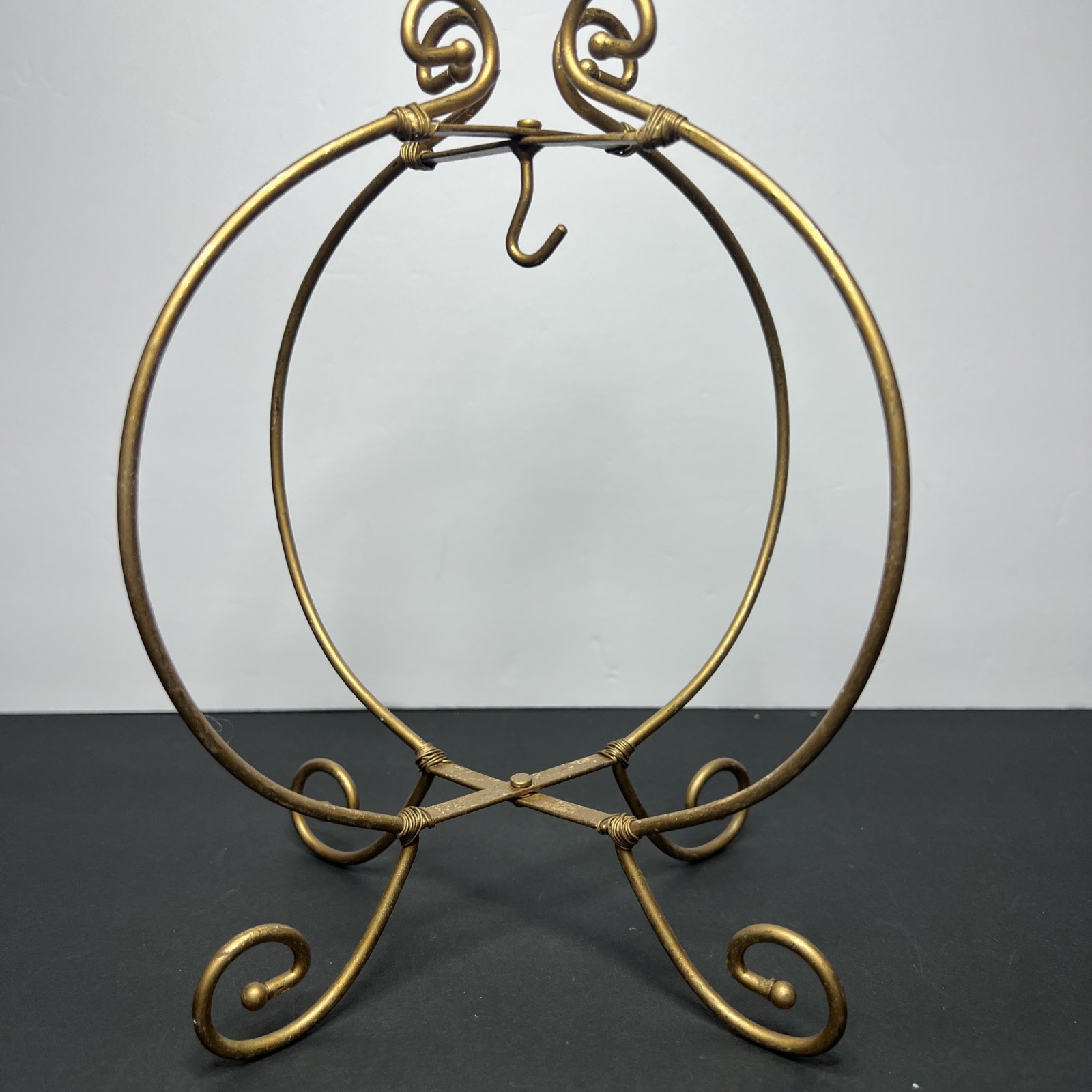 PIER 1 IMPORTS Goldtone Foldable Single Ornament Holder Display Stand-See info. gallery