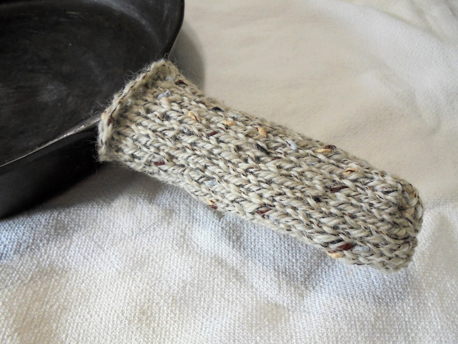 Handmade Knit Cast Iron Skillet Handle Cover Light Tan Brown Speckled gallery