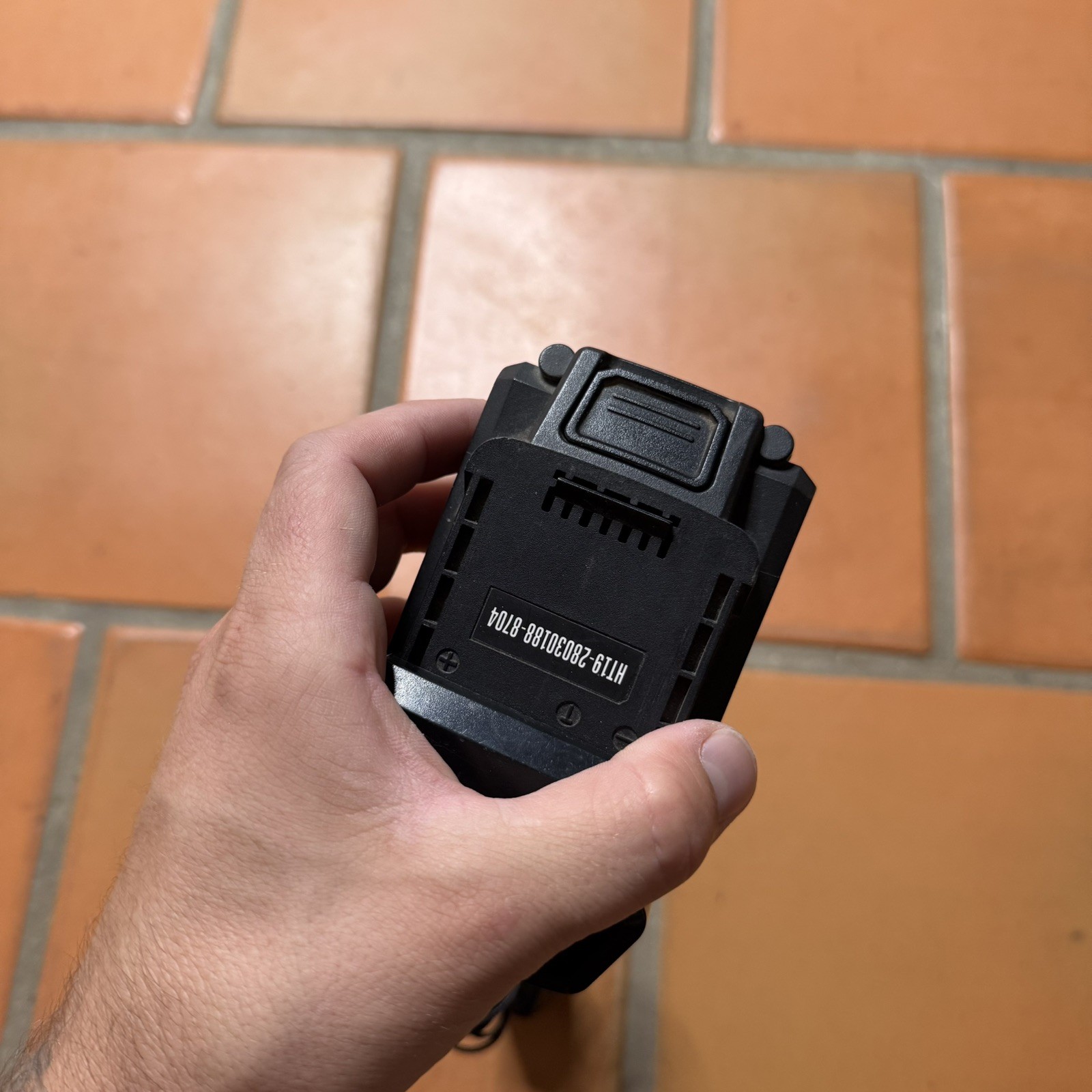 Hyper Tough JS-22055-117U 20V Max Li-Ion Battery Charger And Battery 8704 Bundle gallery