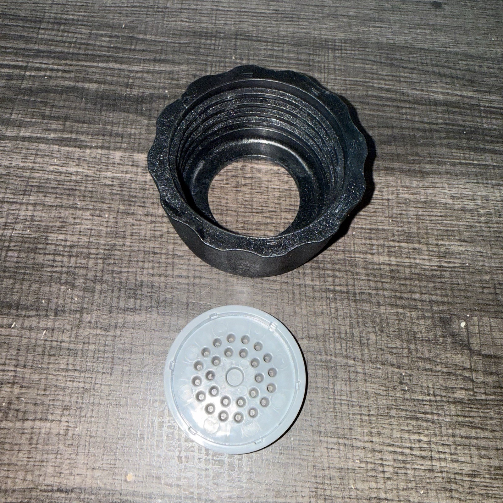 Emeril Lasasse Pasta Maker PM-01 OEM Replacement Parts Screw Cap And Pasta Disc gallery