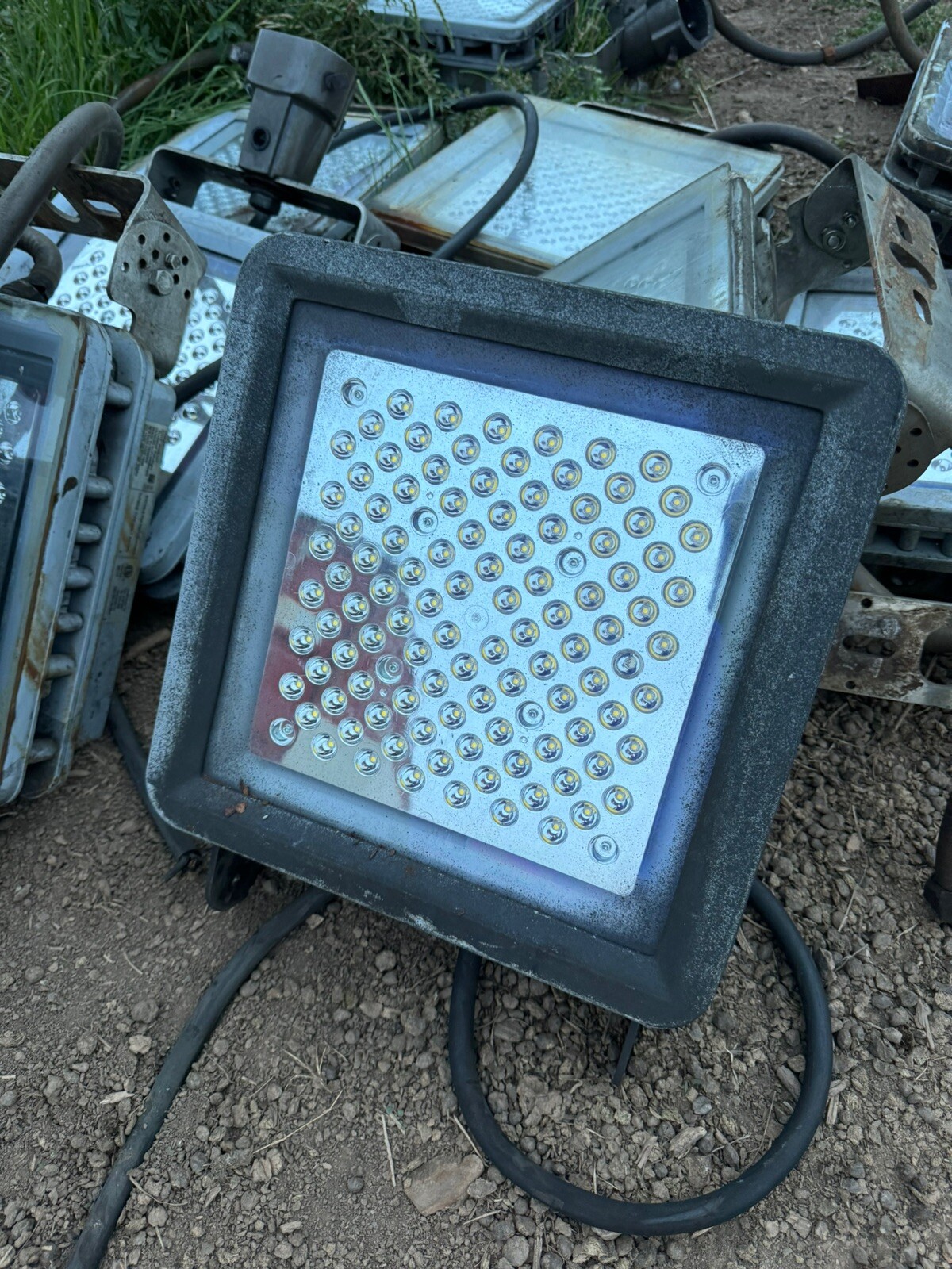 💥Dialight Duro Flood FLW476NC4NG LED Floodlight, used good Shape 100-277v gallery