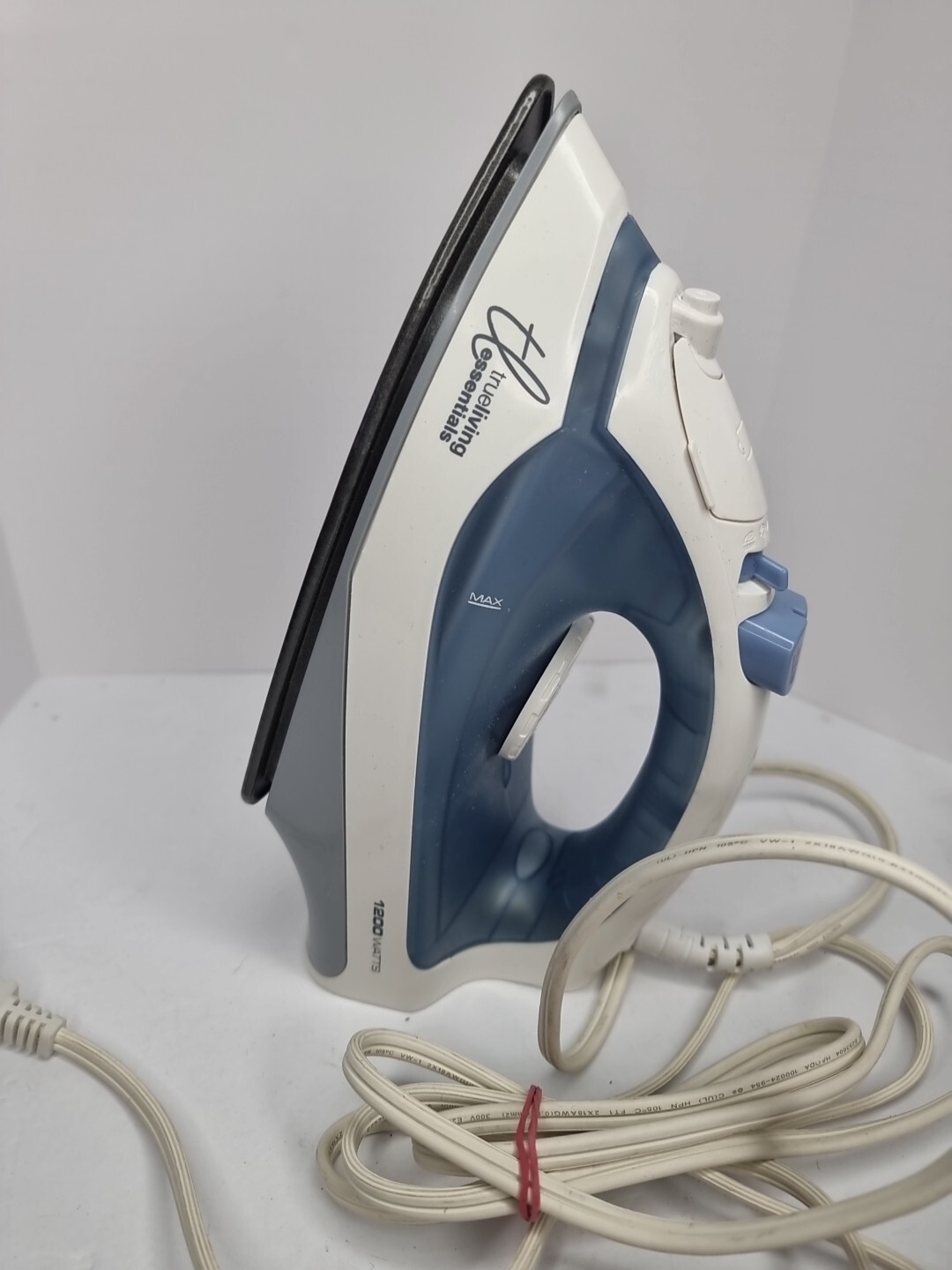 True Living Essentials Steam Iron Model TLE- 1700 / 1200W. Tested Works! gallery