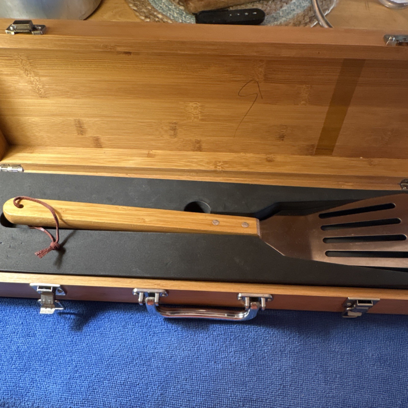 Three-Piece BBQ Tool Set Wood Handles Stainless Steel Fork Tongs Spatula Case gallery