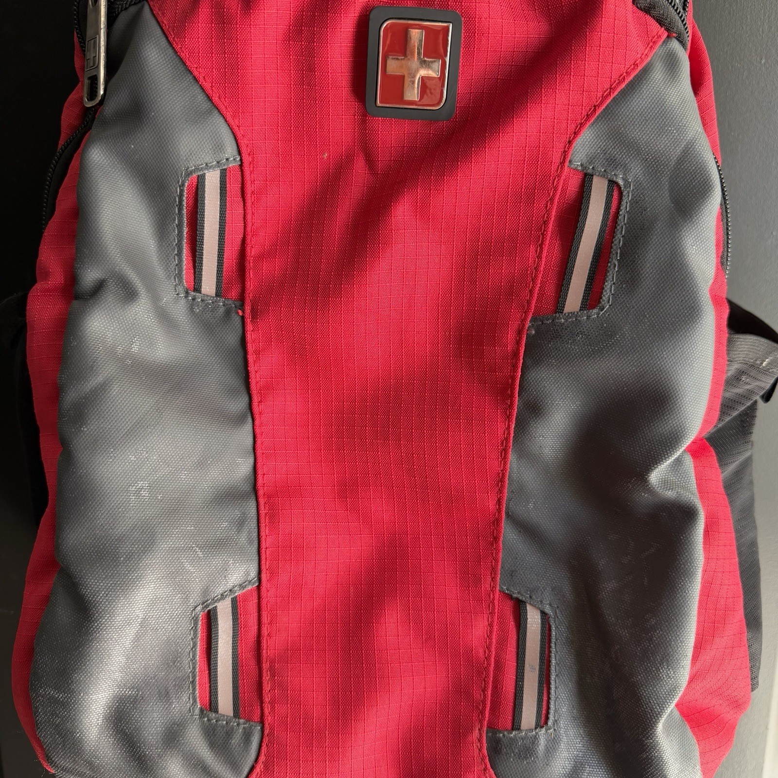 Swiss Tech Gray and Red Reflective Backpack Multiple Pockets School/Work/Hiking 3