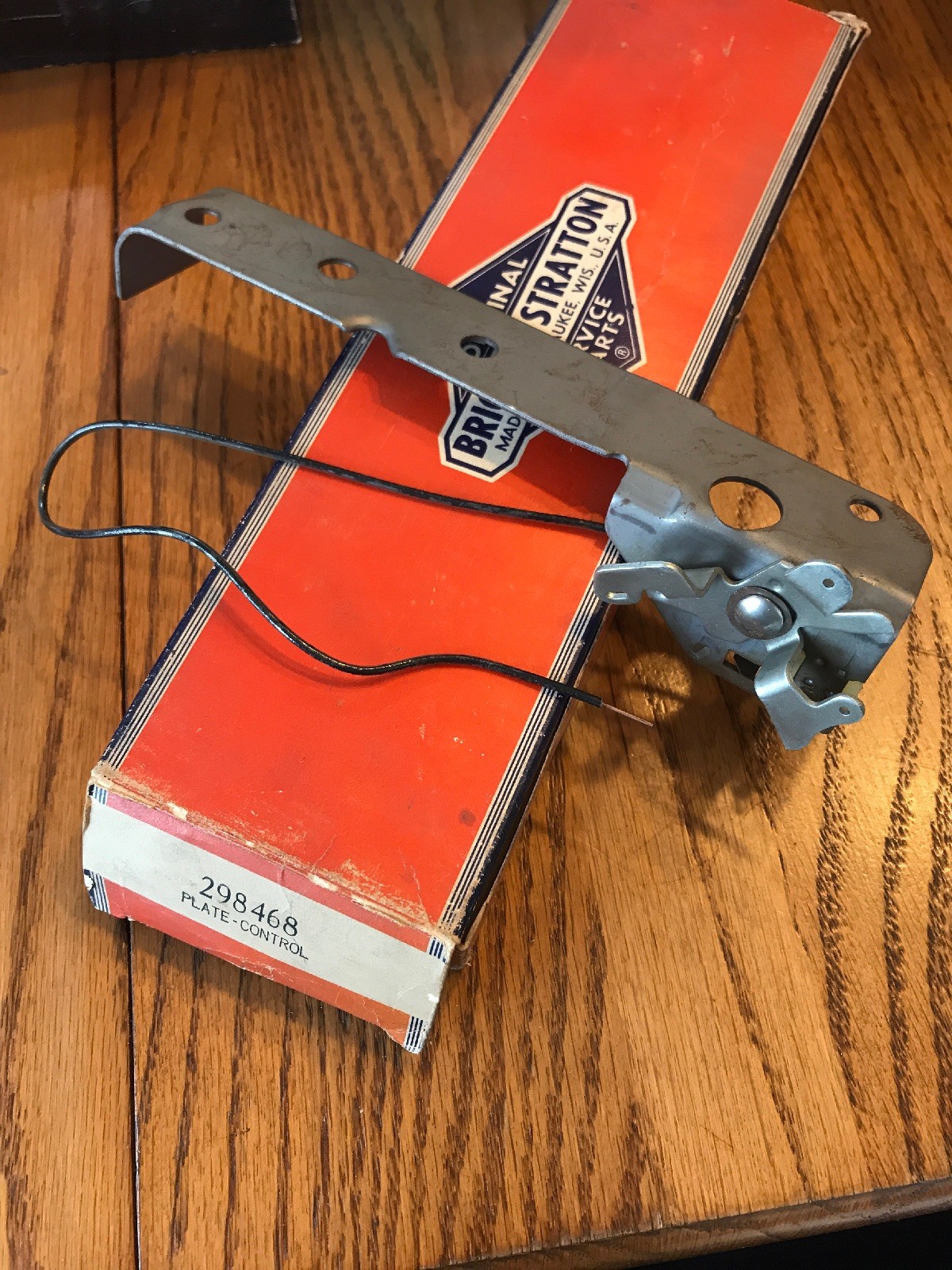 Briggs & Stratton genuine original box Plate Control 298468 Ships N 24h gallery