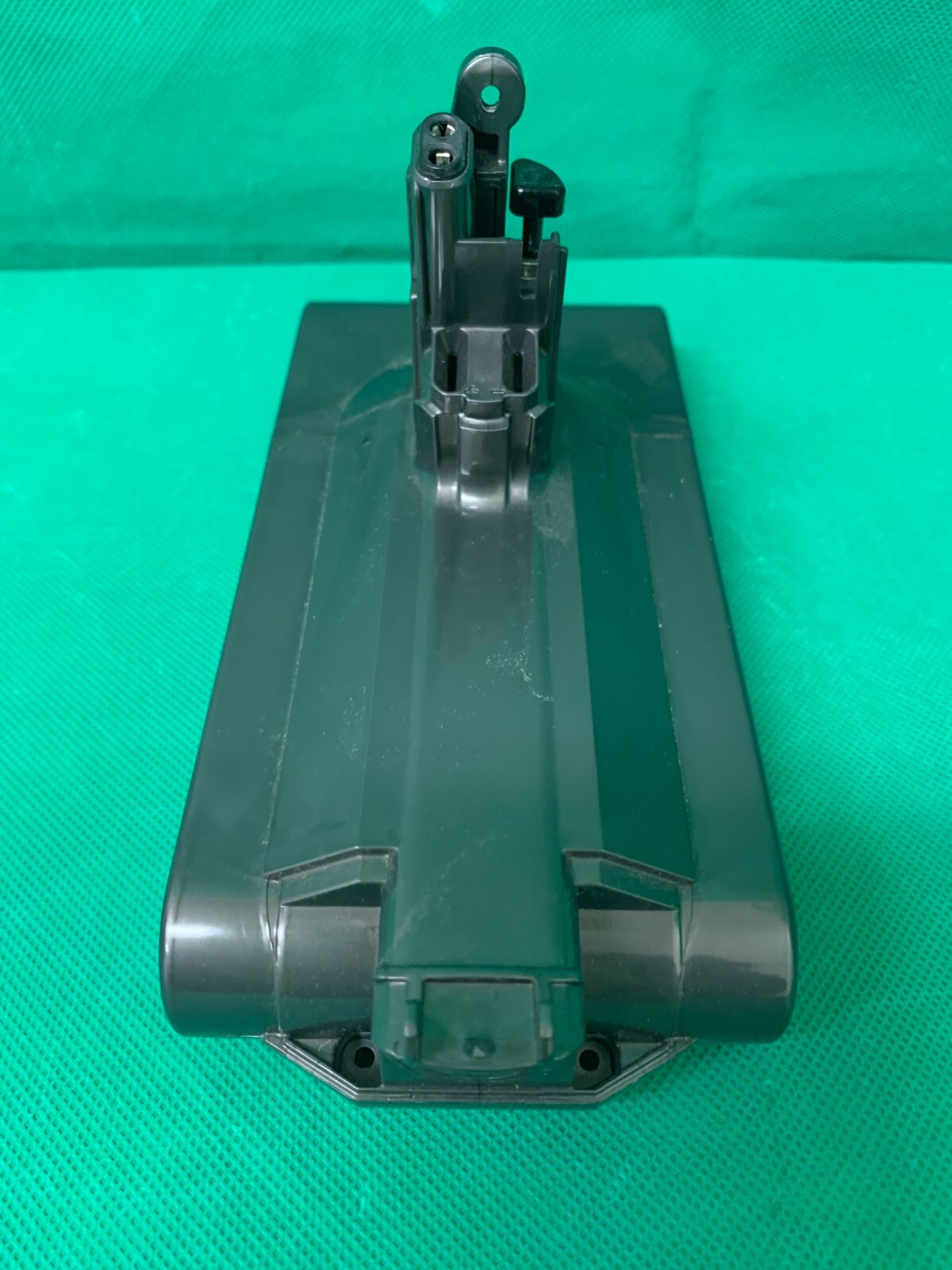 Dyson Battery For V11 ( SV14) Models- NOT A CLICK BATTERY!!! gallery
