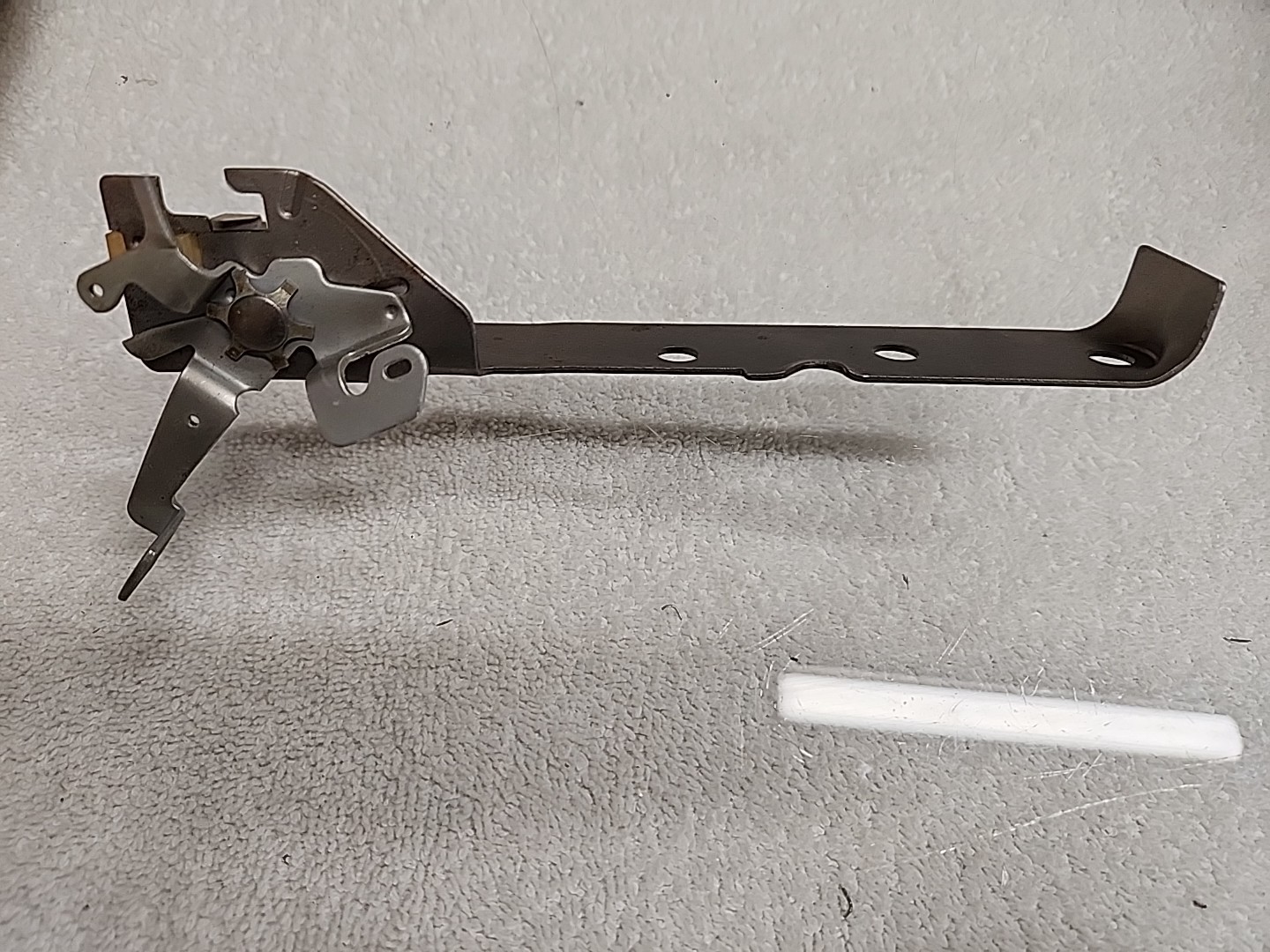New Briggs and Stratton OEM 298837 Control Plate gallery