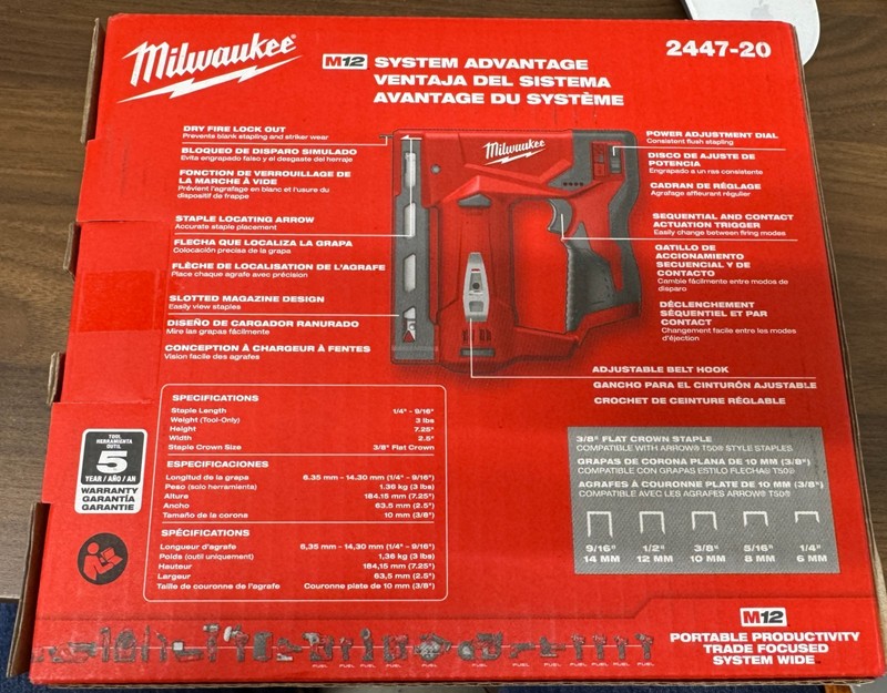 Milwaukee 2447-20 M12 RedLithium Compact Ergonomic Handle 3/8" Crown Stapler gallery
