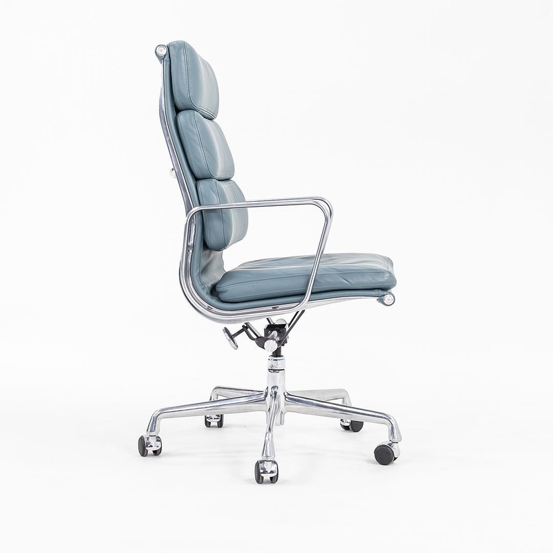 2005 Herman Miller Eames Soft Pad Executive Desk Chair in Blue Leather 15x Avail gallery