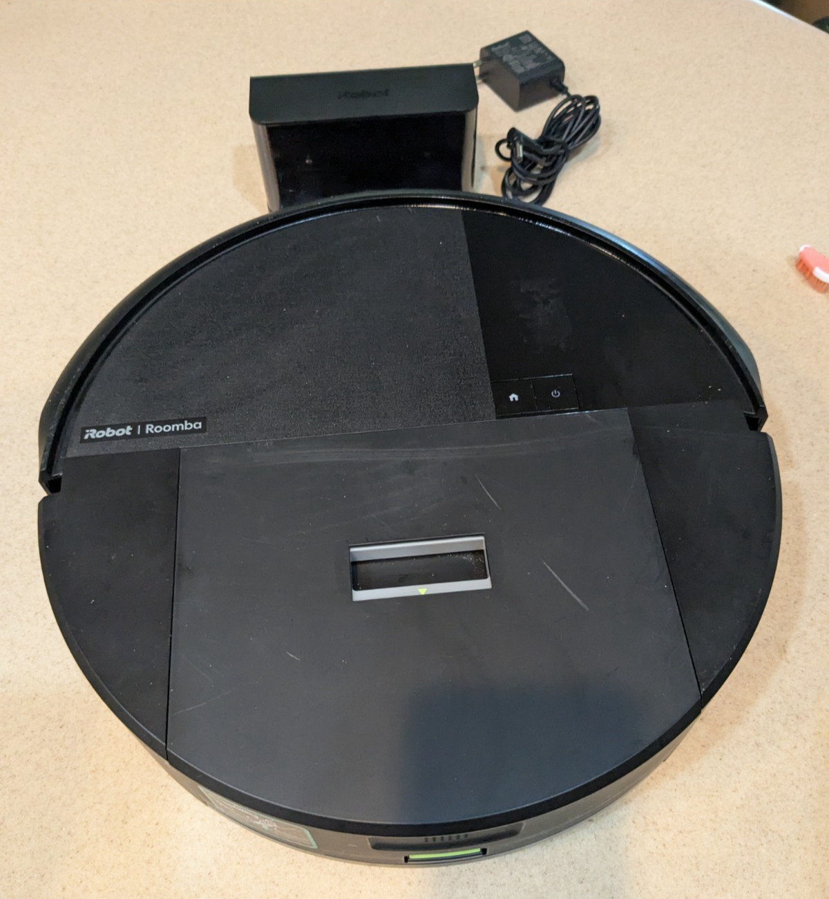 iRobot Roomba 205 DustCompactor Vac Robotic Vacuum Cleaner gallery