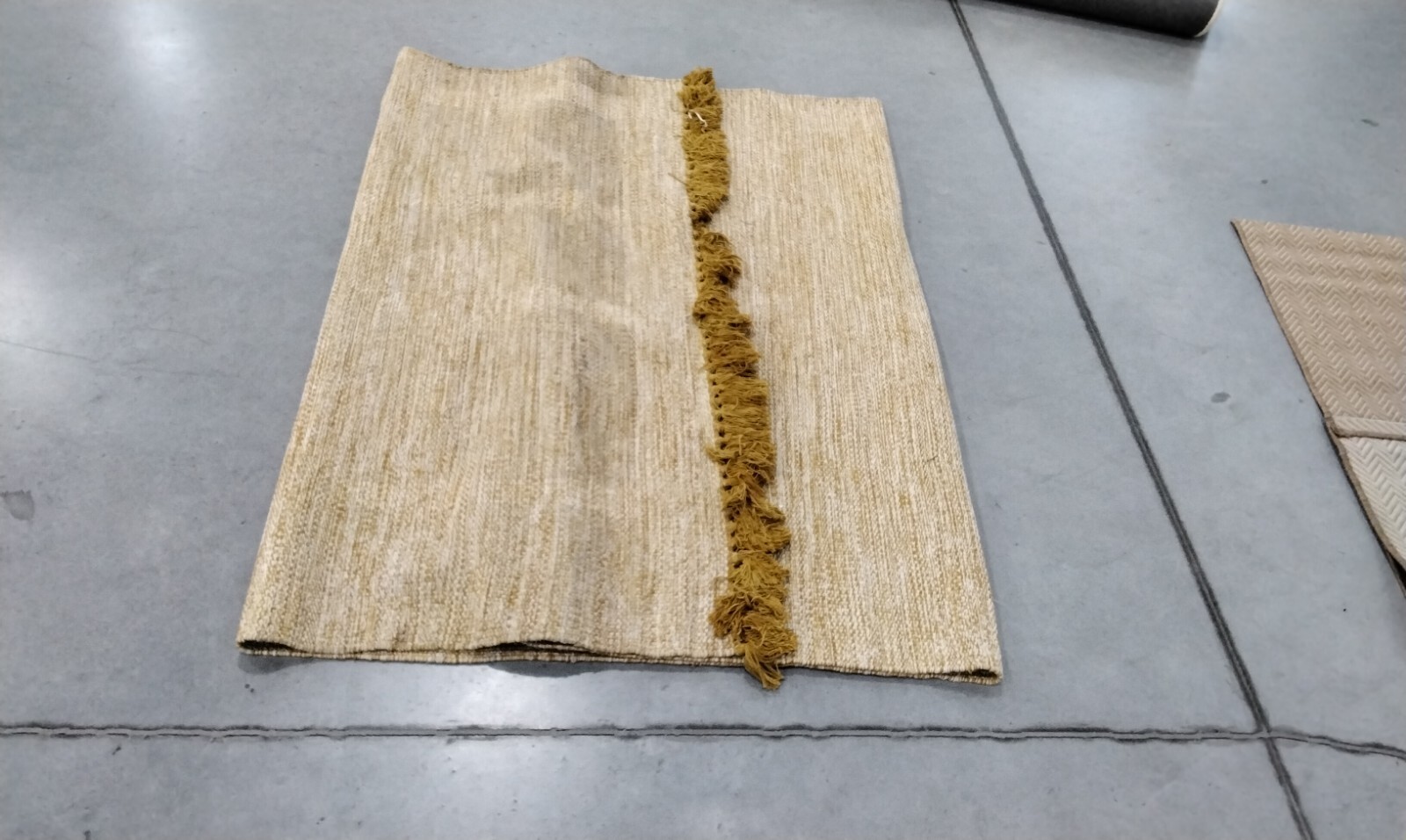 GOLD 5' X 8' Loose Thread Rug, Reduced Price 1172726013 MTK610I-5 gallery