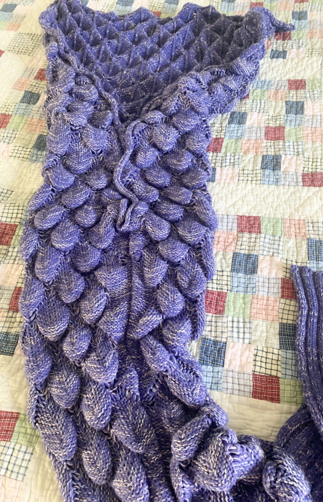 Knitted Mermaid Tail Throw Purple 3D Scales For Year Round Use Good Condition gallery