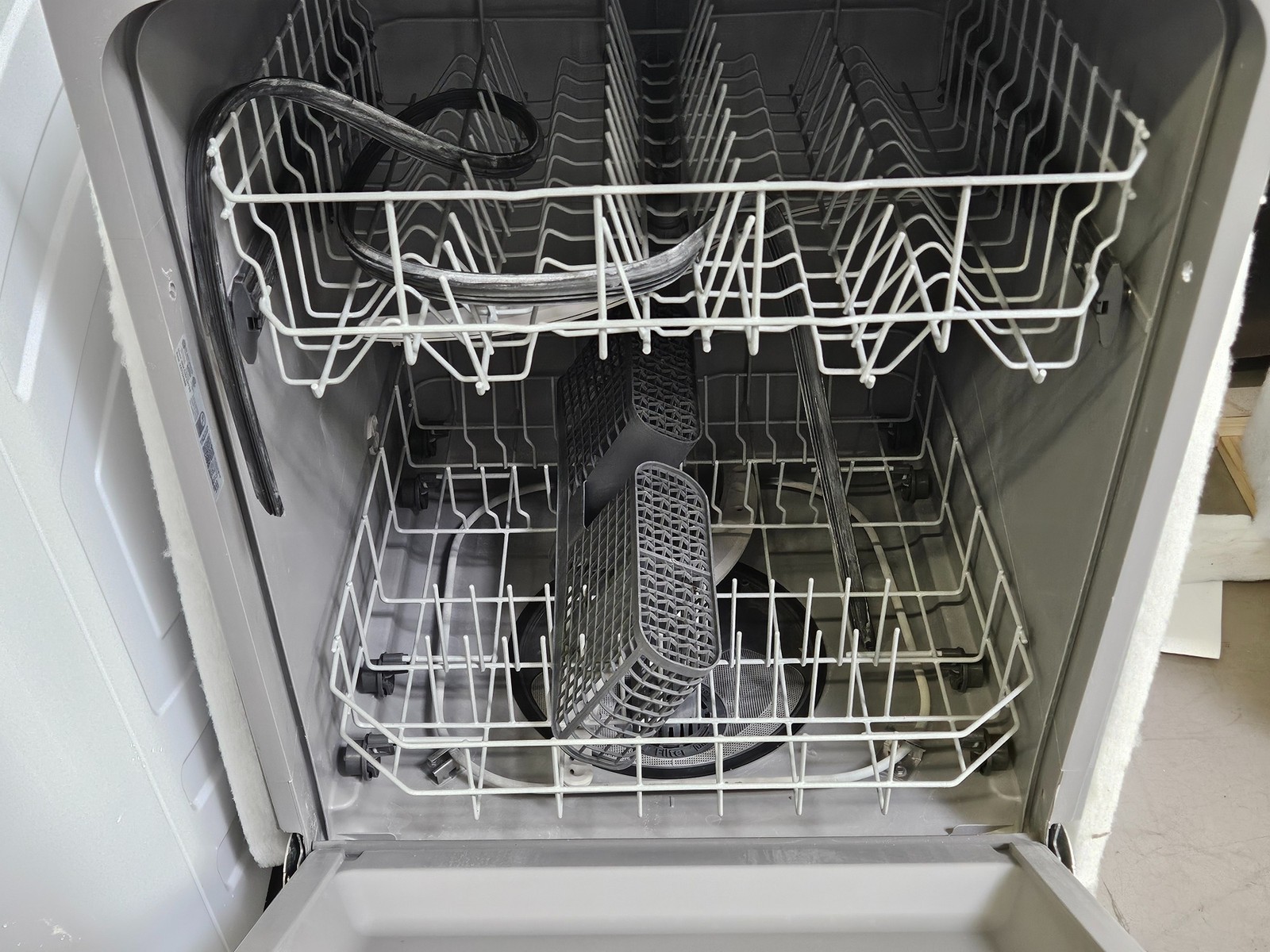 GE GDF535PSRSS 24" Stainless Full Console Dishwasher NOB #161941 gallery