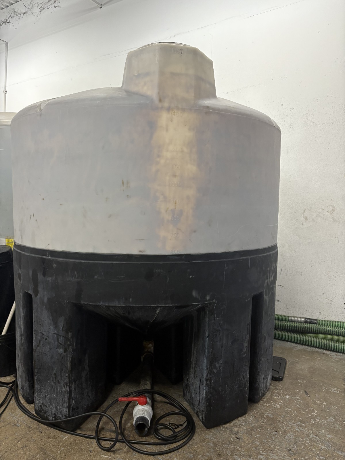 Large Circular Plastic Above-Ground Water Tank Black and White gallery