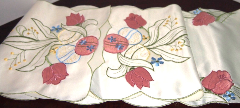 Easter/Spring Table Runner Embroidered /Appliqué Tulips, Daffodils & Easter Eggs gallery