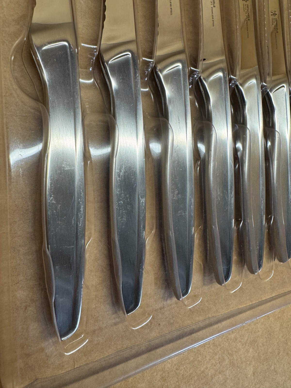 HENCKELS Razor-Sharp Steak Knife Set of 8 gallery