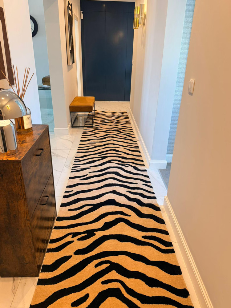 Hand Tufted Wool Runner Rug | Black Beige Tiger Print