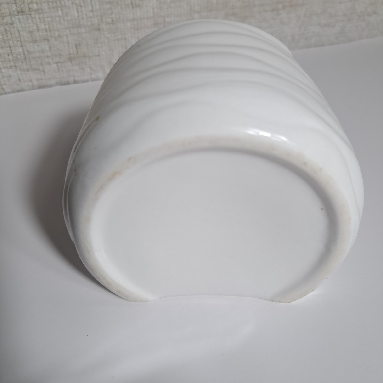White Ceramic Spice Celler With Bamboo Lid 4" x 4" gallery
