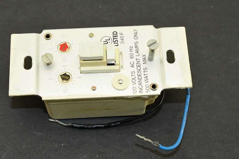 BSR X10 Remote Wall Light Switch Model No. X10-014711 120 Volts AC 60Hz USA gallery