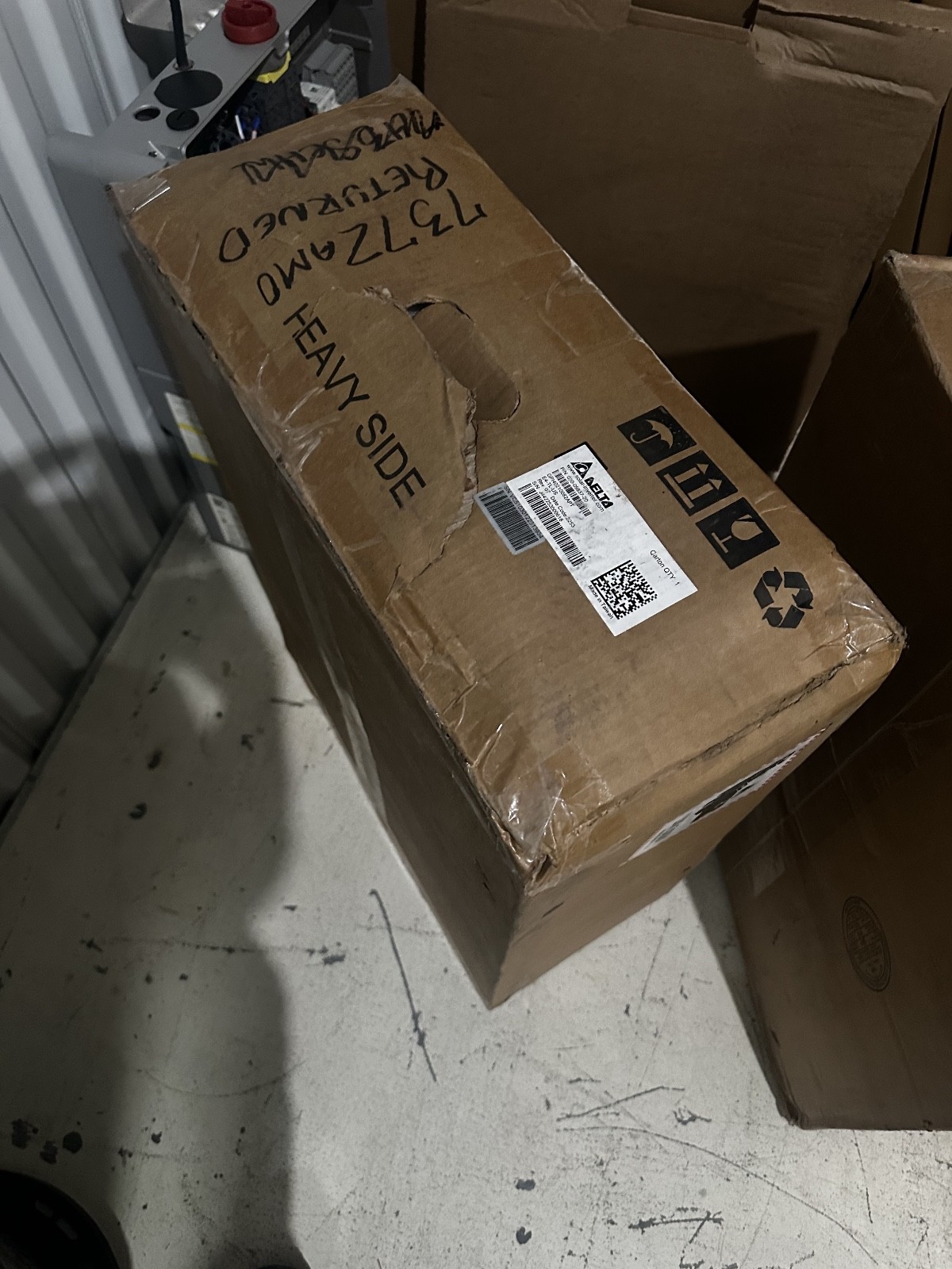 DELTA E4-TL-US Solar Inverter Single Phase 480V - H76 gallery