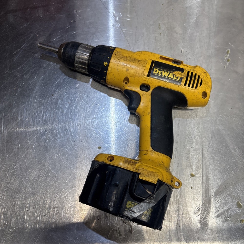 Dewalt 3/8 Inch Drill DW991 14.4 Volt Two Speed Cordless WORKS