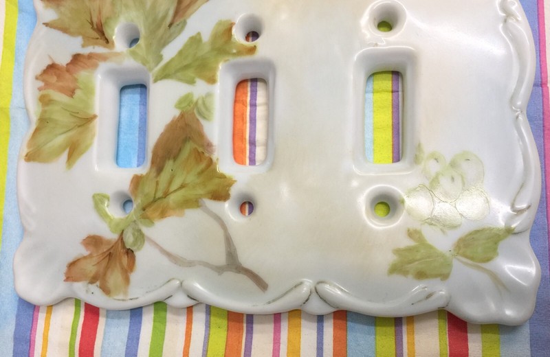 Vintage White Ceramic 3-toggle Light Switch Wall Cover Triple~Acorn Oak~FreeShip gallery