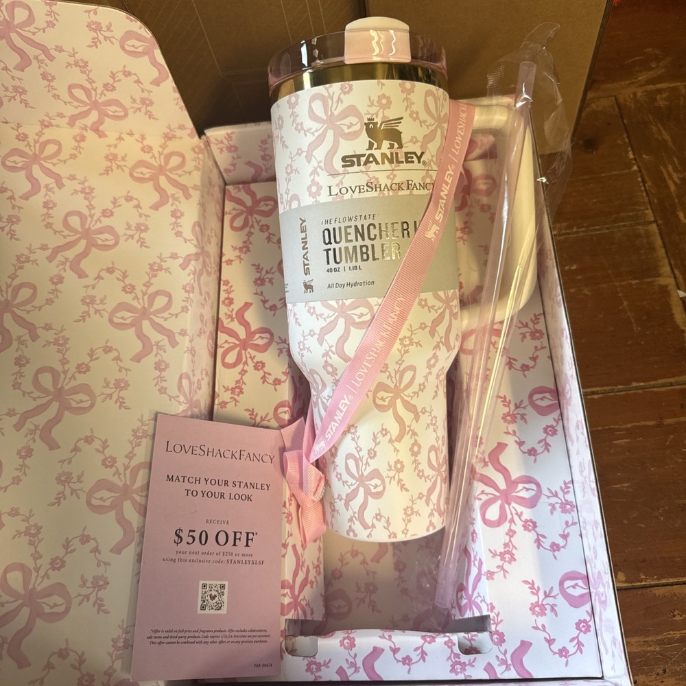 💕Stanley x LoveShackFancy 40 oz Quencher H2.0 NIB 💕