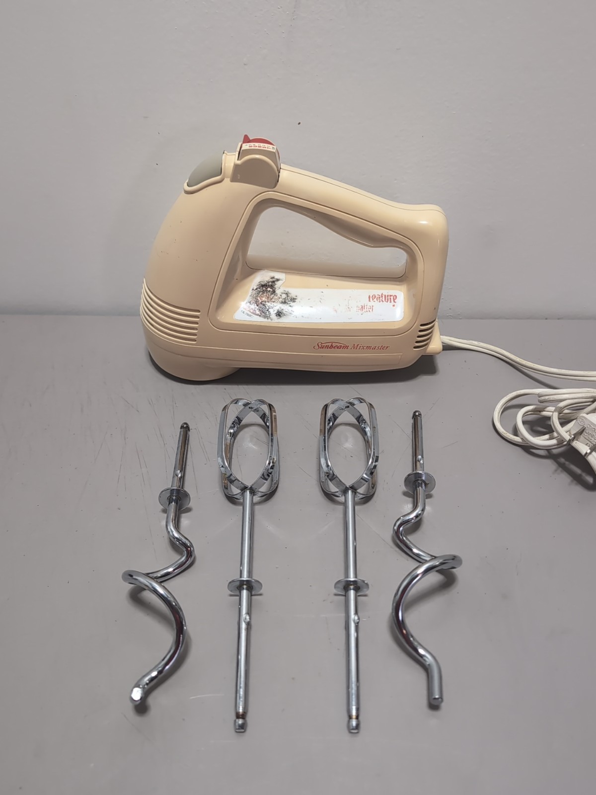 Sunbeam Mixmaster 2486 Handheld Electric Mixer 6 Speeds 200W Beige Tested (Vid) gallery