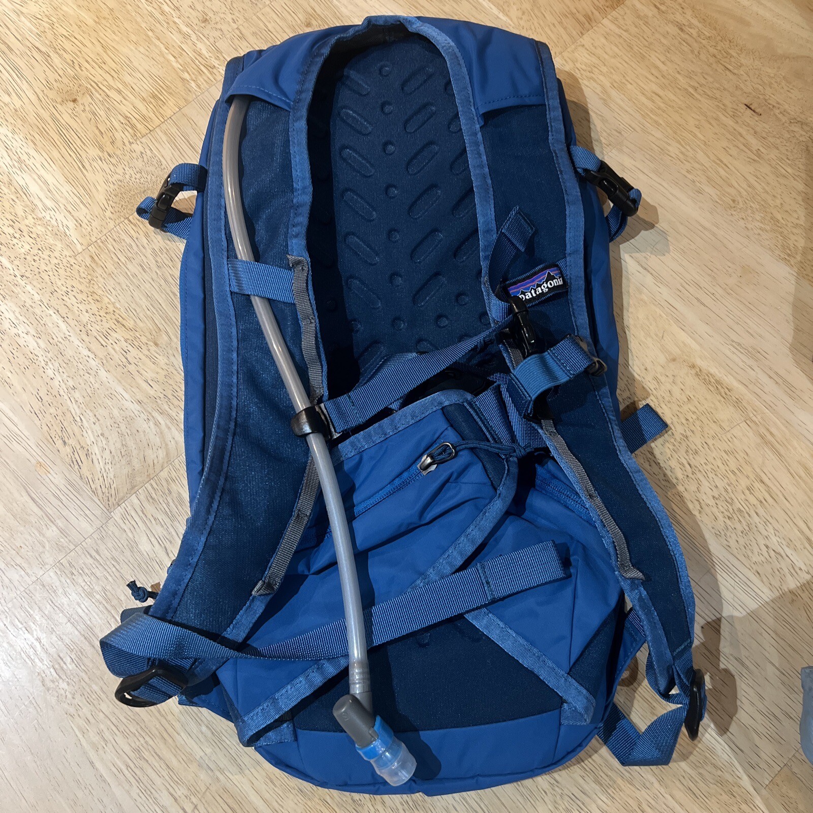PATAGONIA DIRT ROAMER HYDRATION 20L L/XL PACK BACKPACK . 4