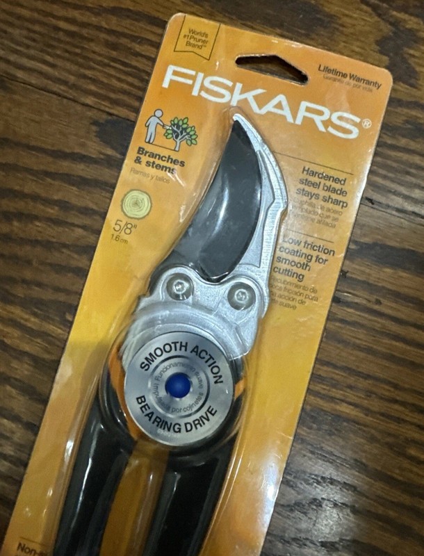Fiskars Hand Pruner with Standard Handle - up to 5/8" cut - Non Slip Grip gallery