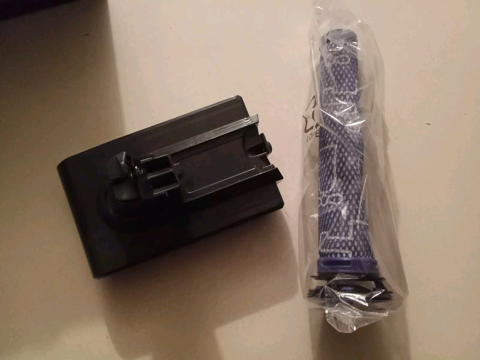 Battery Replacement for Dyson V6, 21.6V 4600mAh Li-ion Battery, w/ 1 Filter,Used gallery