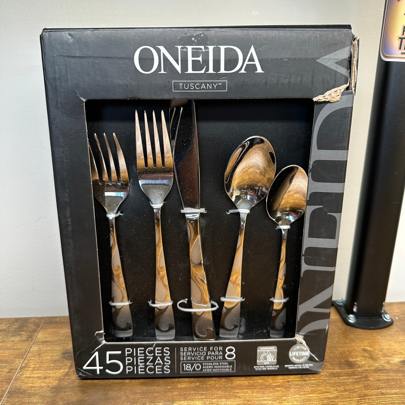 Oneida Tuscany 45 Piece Flatware Set Service for 8 Stainless Steel 18/0 New gallery