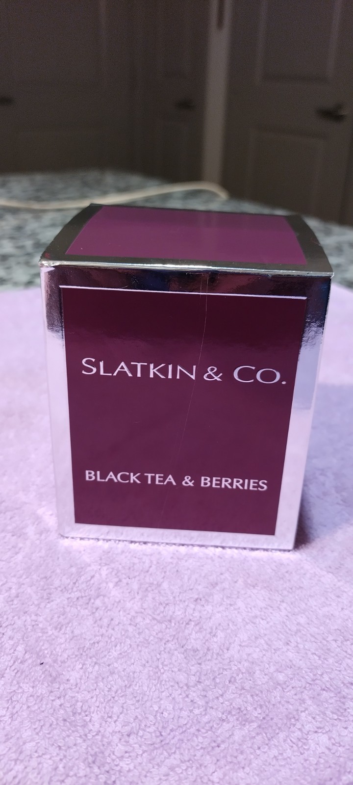Slatkin & Co. Candle Black Tea & Berries Sent 6 oz Rare Vintage gallery