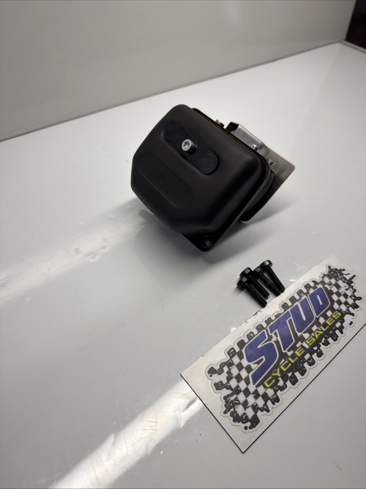 ECHO CS 590 Timberwolf Chainsaw Exhaust Muffler OEM BRAND NEW TAKEOFF OEM gallery