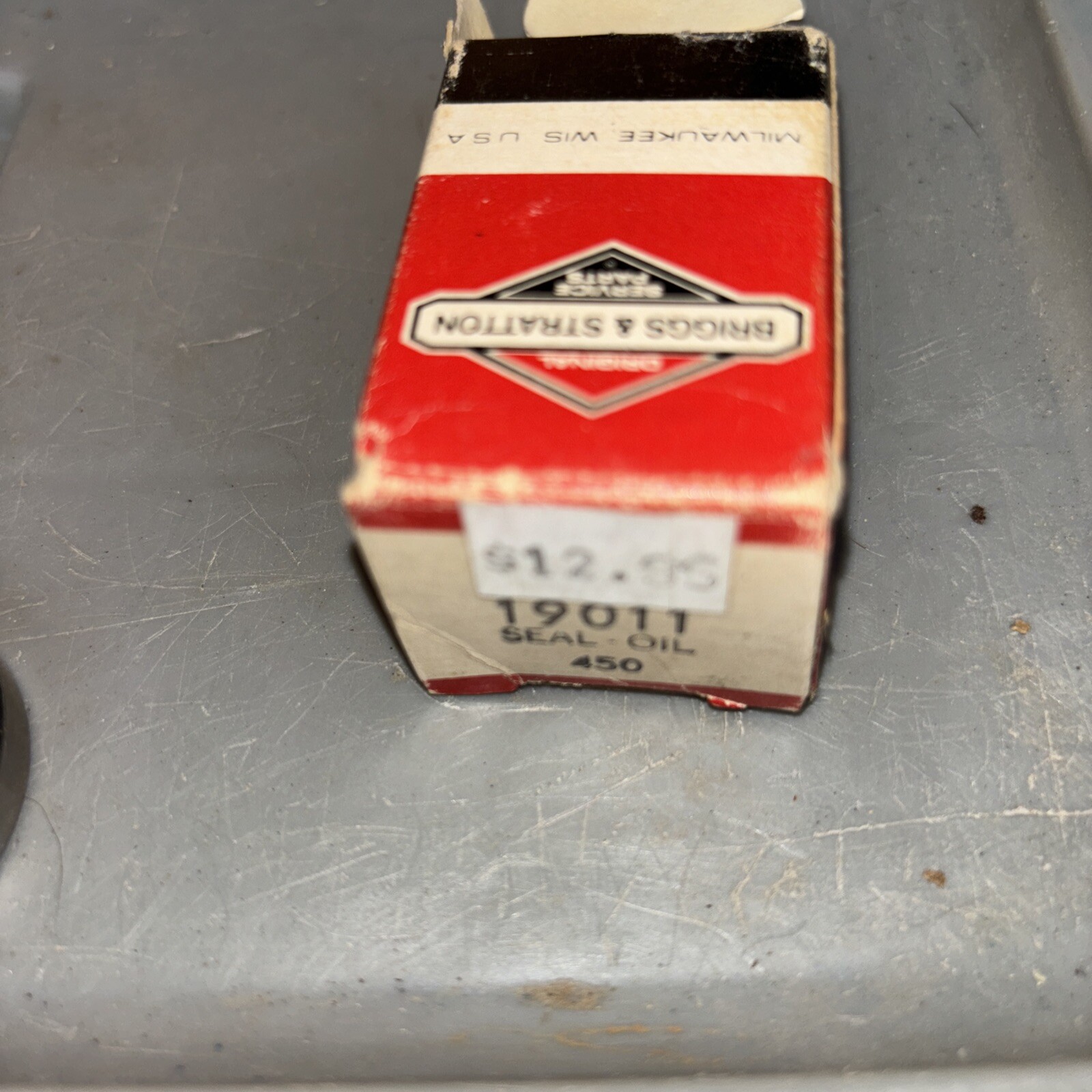 briggs stratton engine Seal 19011. Oil gallery