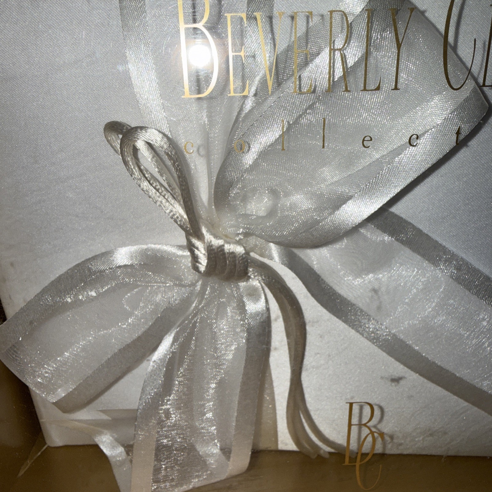 BEVERLY CLARK COLLECTION, WHITE SIMPLICITY WEDDING GUEST BOOK, NEW!!! Free Ship gallery