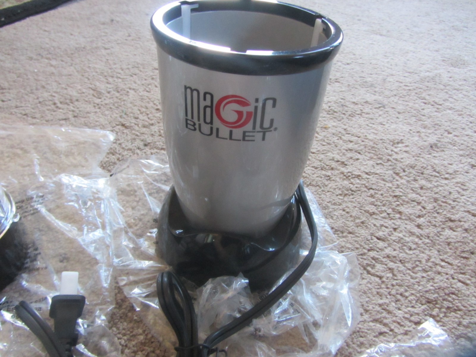 Magic Bullet 8-Piece Personal Blender MB-1001 Silver/Black gallery