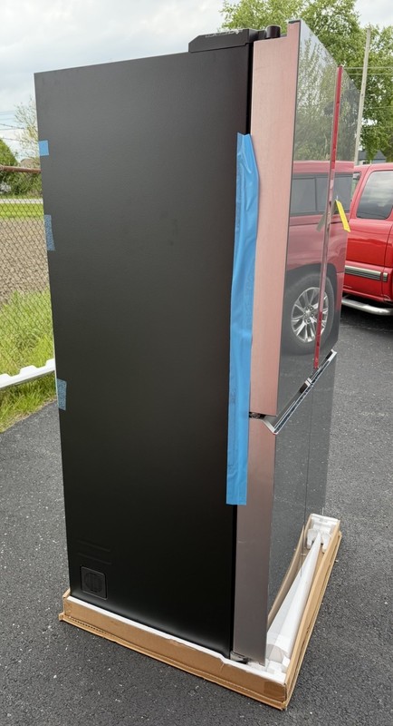 GE Cafe 22.9 cu. ft. Smart Counter-Depth Quad-Door Refrigerator CHE23DM5WS5 gallery