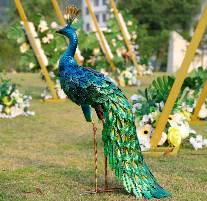 Outdoor Solar Peacock Statue – Metal Garden Decor for Lawn, Backyard, Party gallery