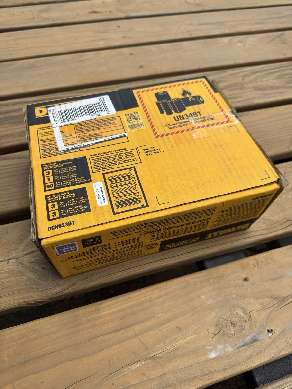 DEWALT DCN623D1 20V 23 GA Nailer Kit New and Sealed! gallery
