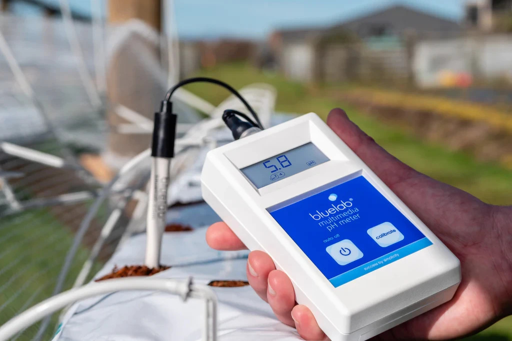 Bluelab Soil pH Meter gallery