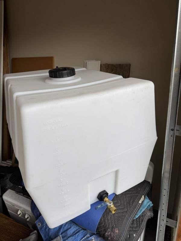 RomoTech 100 gal Rectangular White Plastic UV-Resistant Water Tank w/ Lid gallery