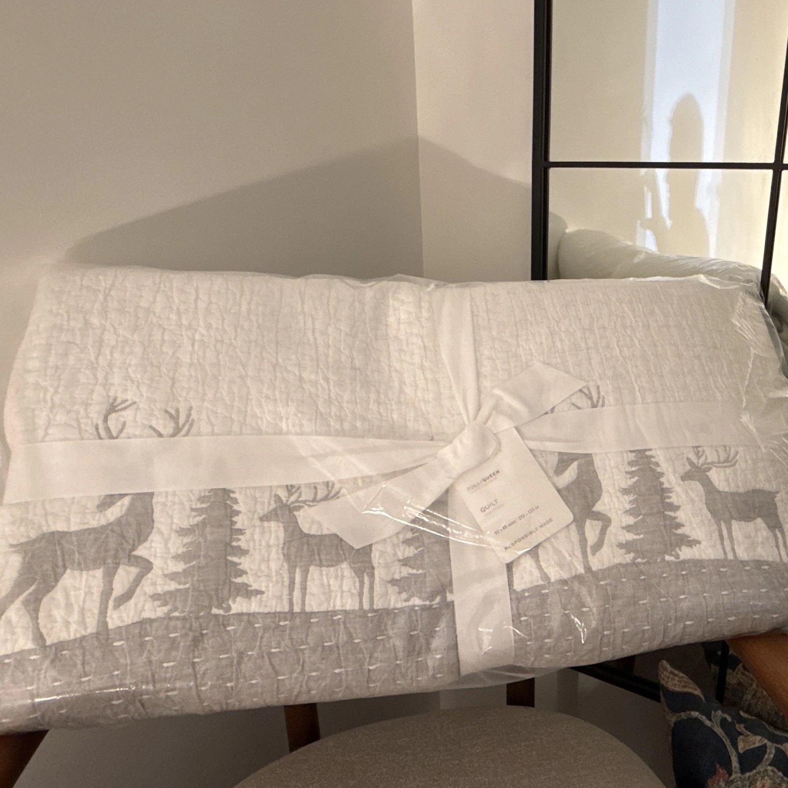 Pottery Barn Winter Deer Quilt Full/Queen Gray/White Reversible Applique 92x88 gallery