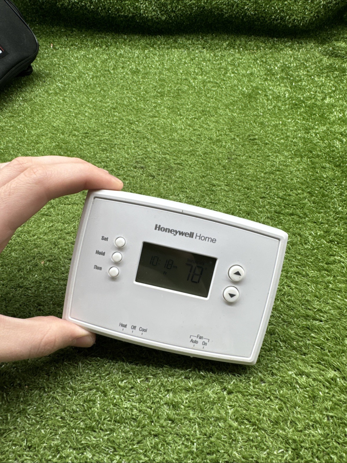 Honeywell Digital 1-week Programmable Thermostat White RTH2410B1019. 21 gallery