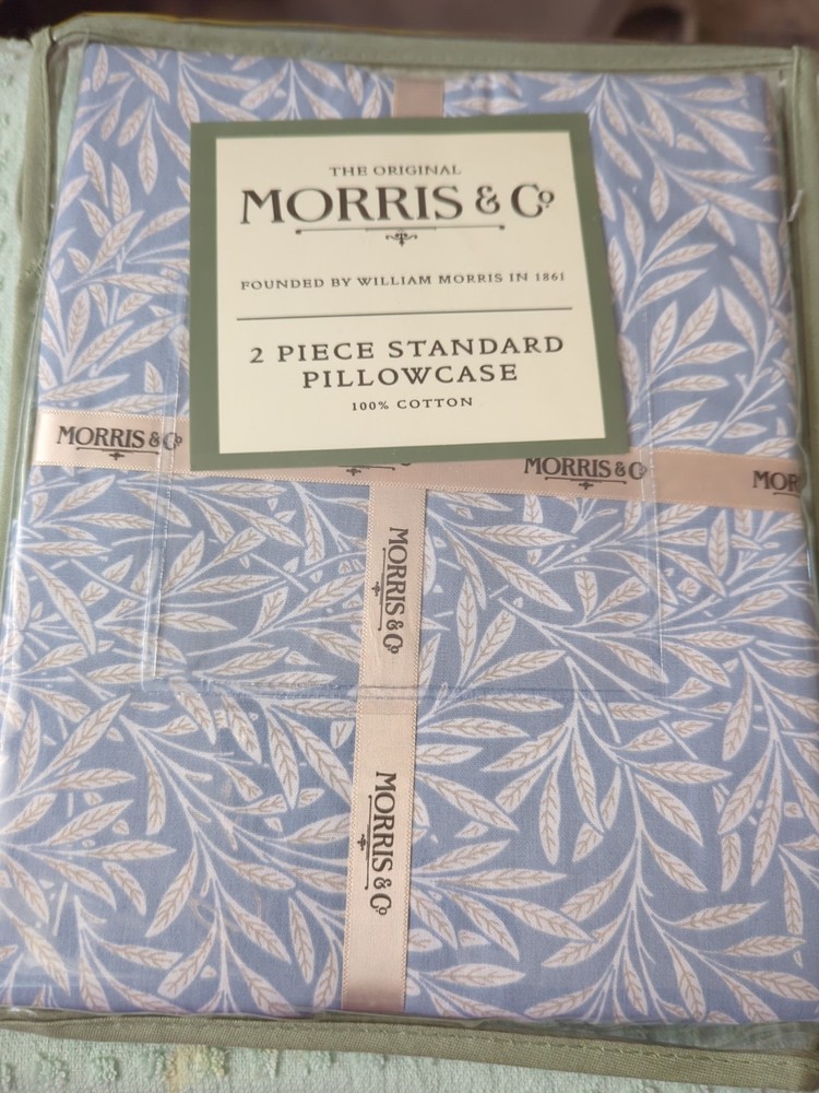 Set/2: WILLIAM MORRIS Leaf Pattern BLUE Off White Pillowcases Standard Cotton