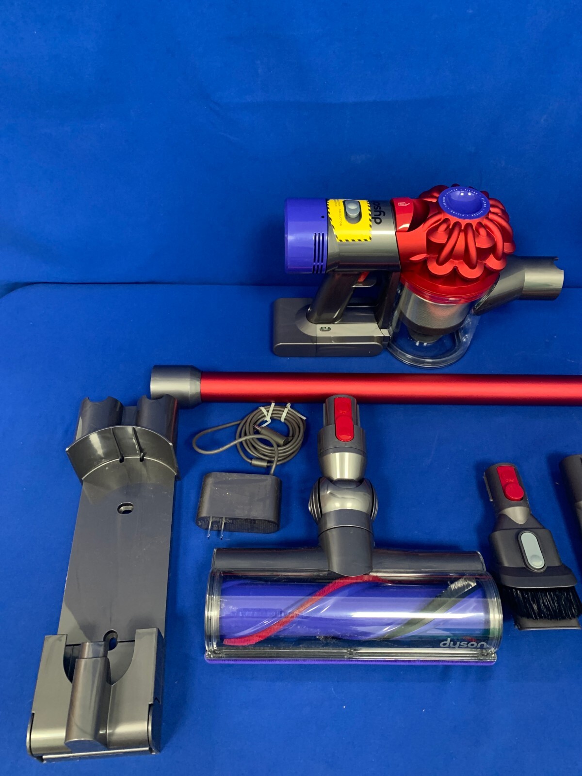 Dyson V8 Motorhead Origin Codless Stick Vacuum Cleaner - Red gallery
