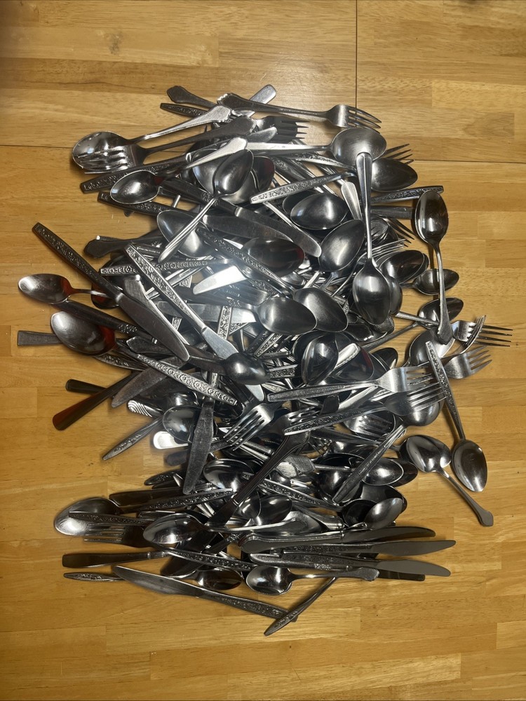 Huge Mixed Lot Stainless Silverware Flatware Forks Knives Spoons 150 Pcs 11 Lbs+