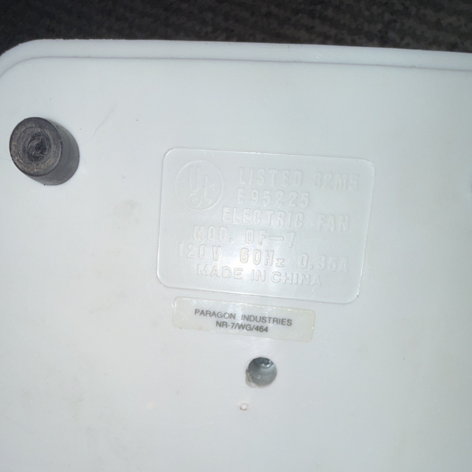 Windmere DF-7 9in White Table/Desk Fan, 3-Speed Dial, Tilt Head, 120V gallery