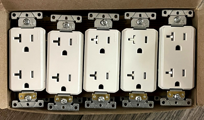 LEVITON Decora 20 Amp 125V Duplex Outlet/Receptacle, White (10 PACK) gallery